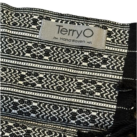 TerryO Handwoven Scarf Black White Fringe Geometric Unisex One Size - Picture 10 of 11